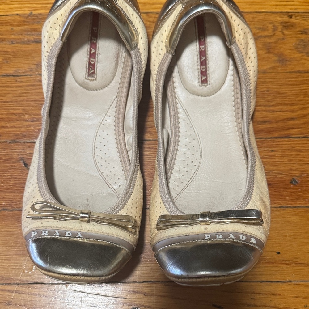 Vintage women’s Prada Women's Cream and Gold Ballet Flats